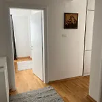 Marija's 2 アパート