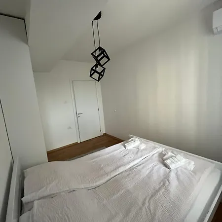 Marija's 2 Apartamento Escópia